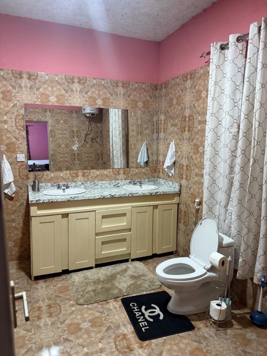 Caroline Trail Villa Фрийтаун Екстериор снимка