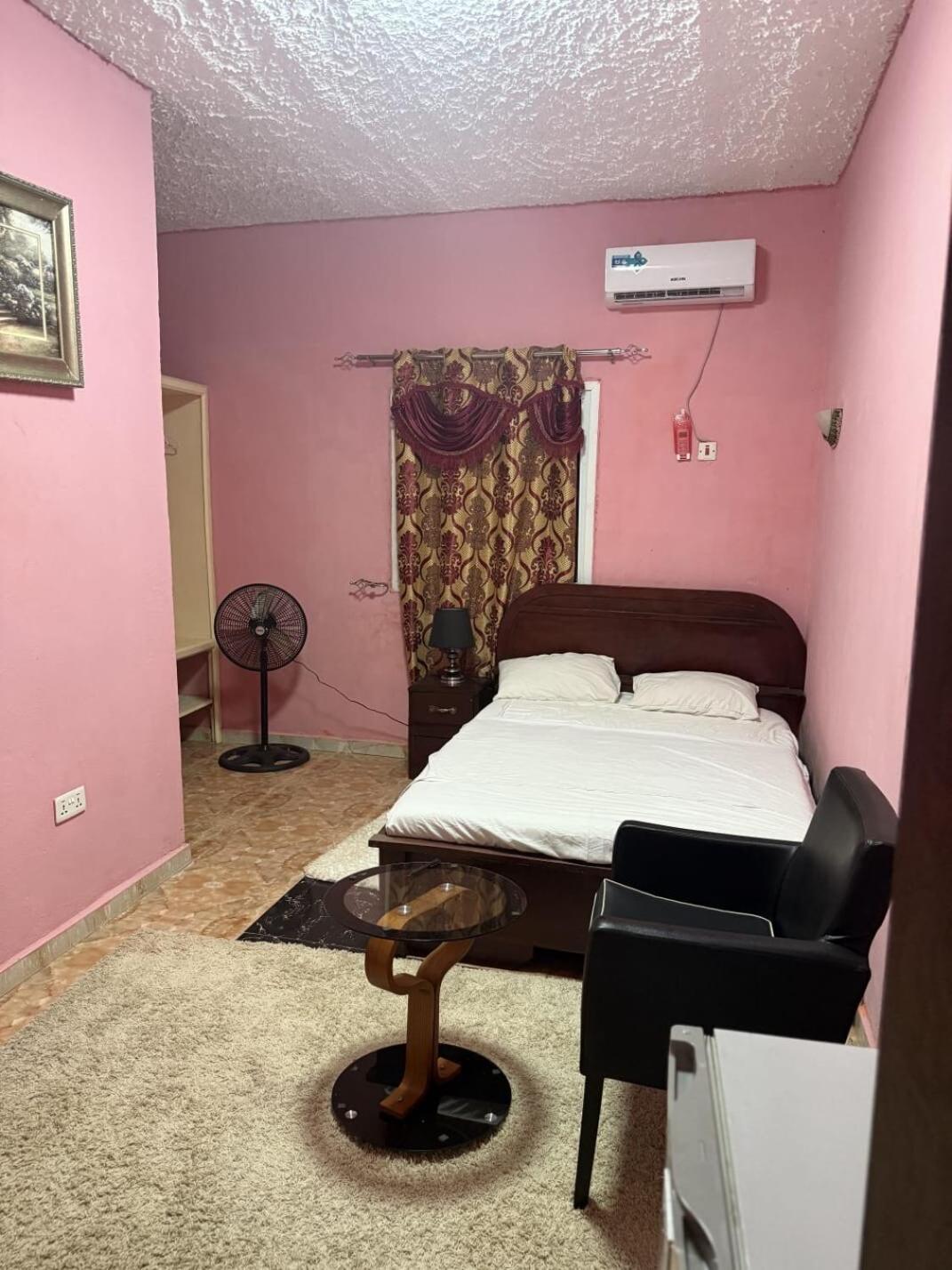 Caroline Trail Villa Фрийтаун Екстериор снимка