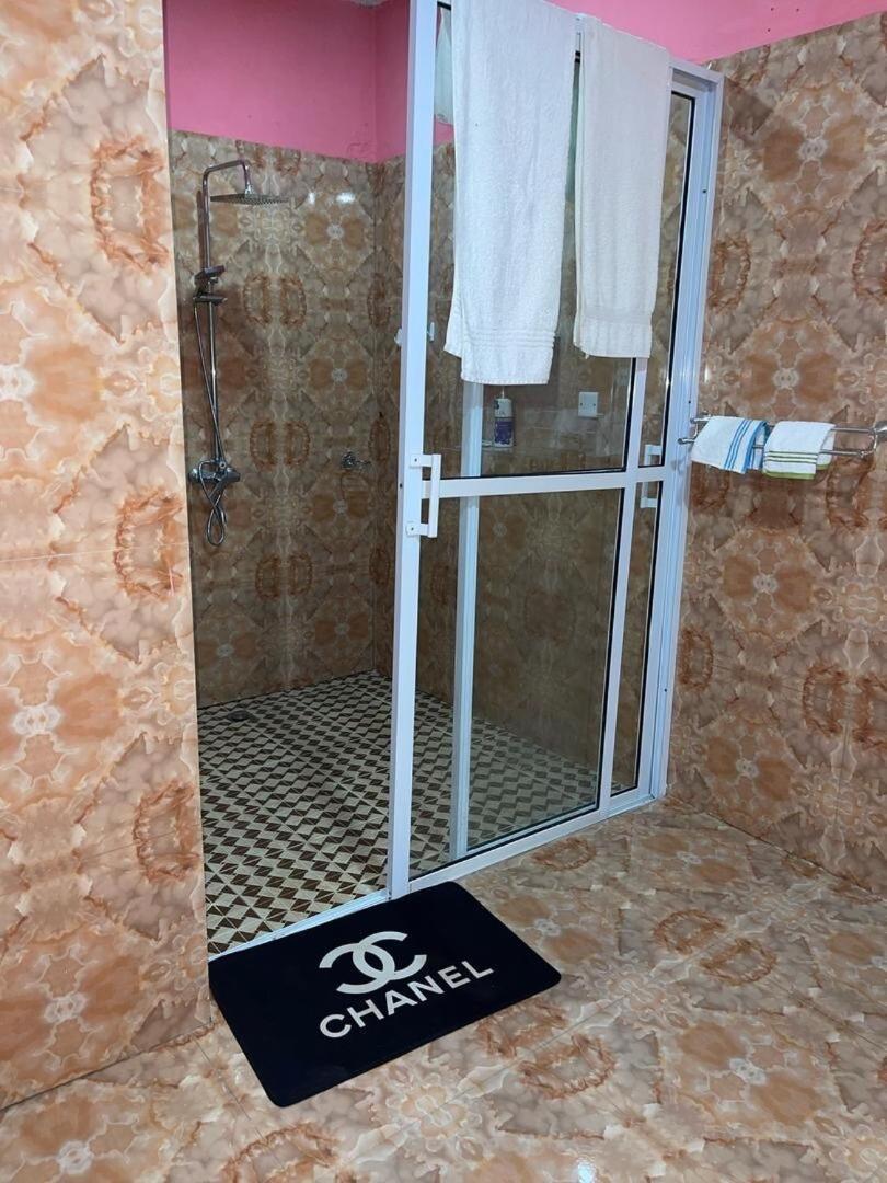 Caroline Trail Villa Фрийтаун Екстериор снимка