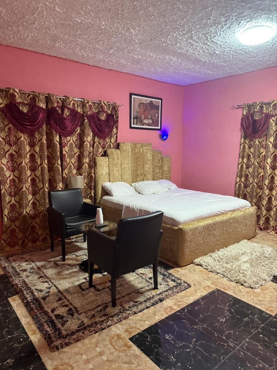 Caroline Trail Villa Фрийтаун Екстериор снимка